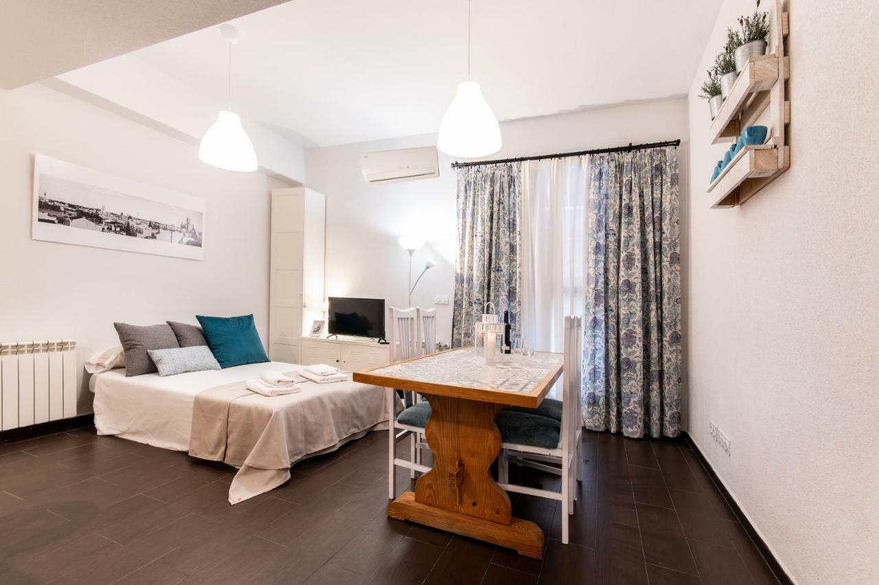 1 Habitacion Apartamento Temporada Lucero Madrid Buitenkant foto
